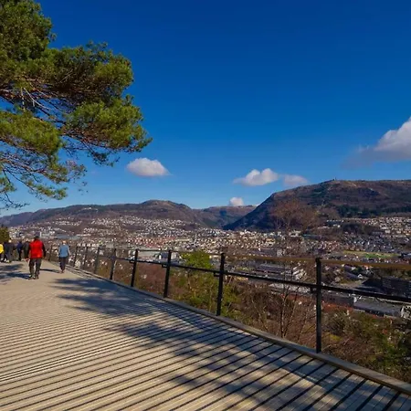 Cozy 2-bedroom Near Centre Берген