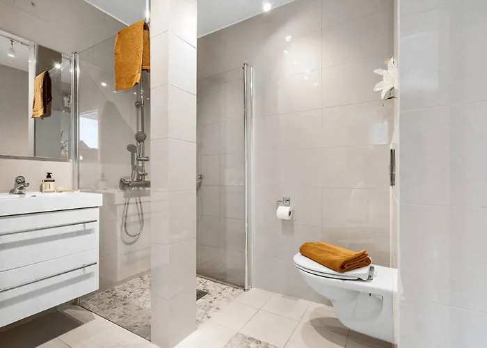 Cozy 2-bedroom Near Centre